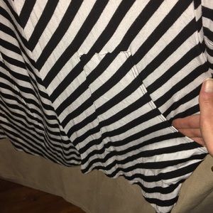 Dresses - Casual flirty black & white striped hoodie dress Dresses - Casual flirty black & white striped hoodie dress